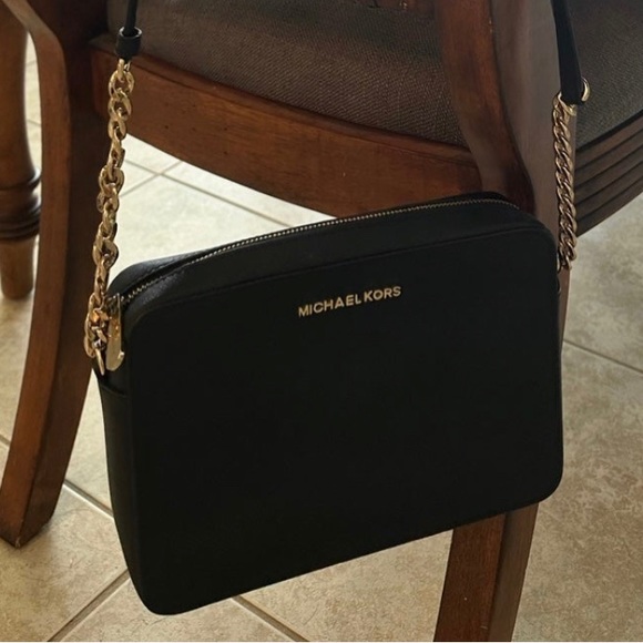 Michael Kors Jet Set Large Saffiano Leather Crossbody Bag and black MK wallet - Picture 2 of 6